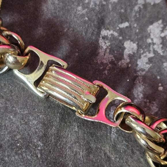 Napier 50s Amethyst Glass Gold Bracelet - Picture 3 of 5